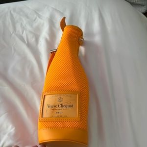 Veuve clicquot champagne insulated